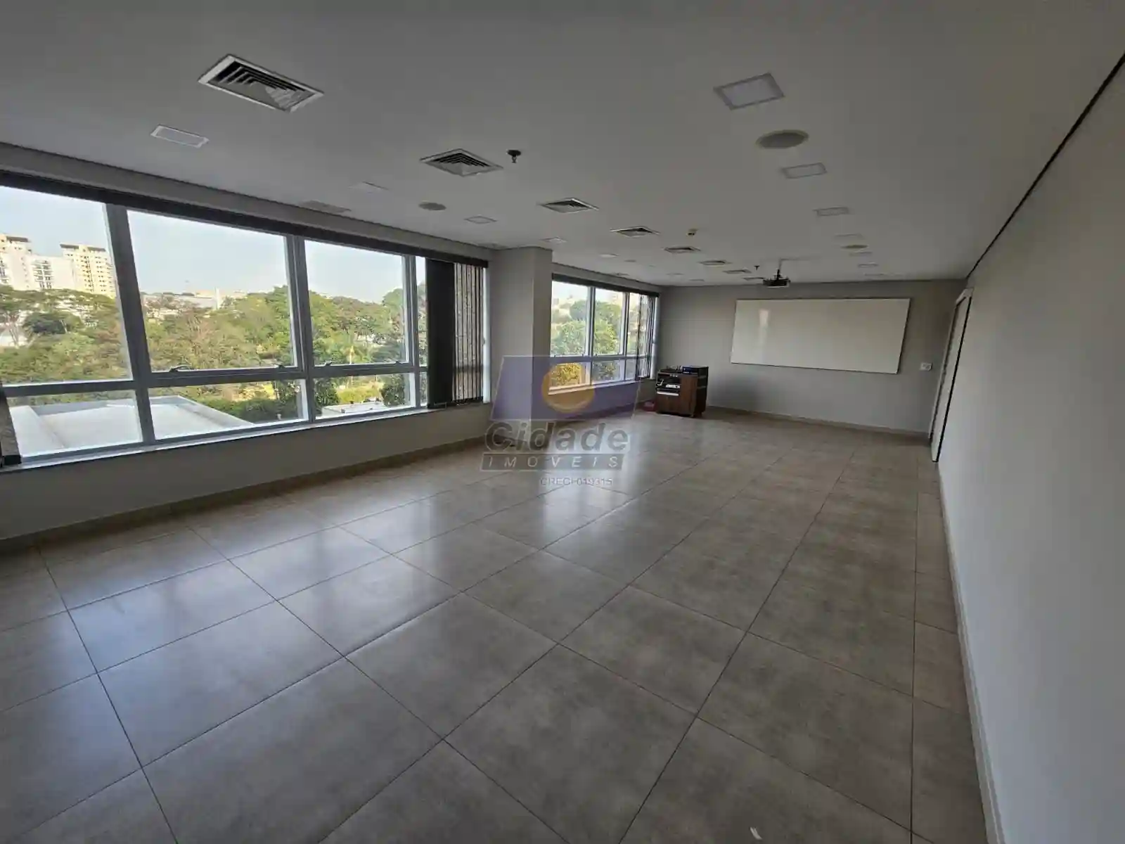 Conjunto Comercial / Sala à venda e aluguel, 80m² — foto 1 de 11