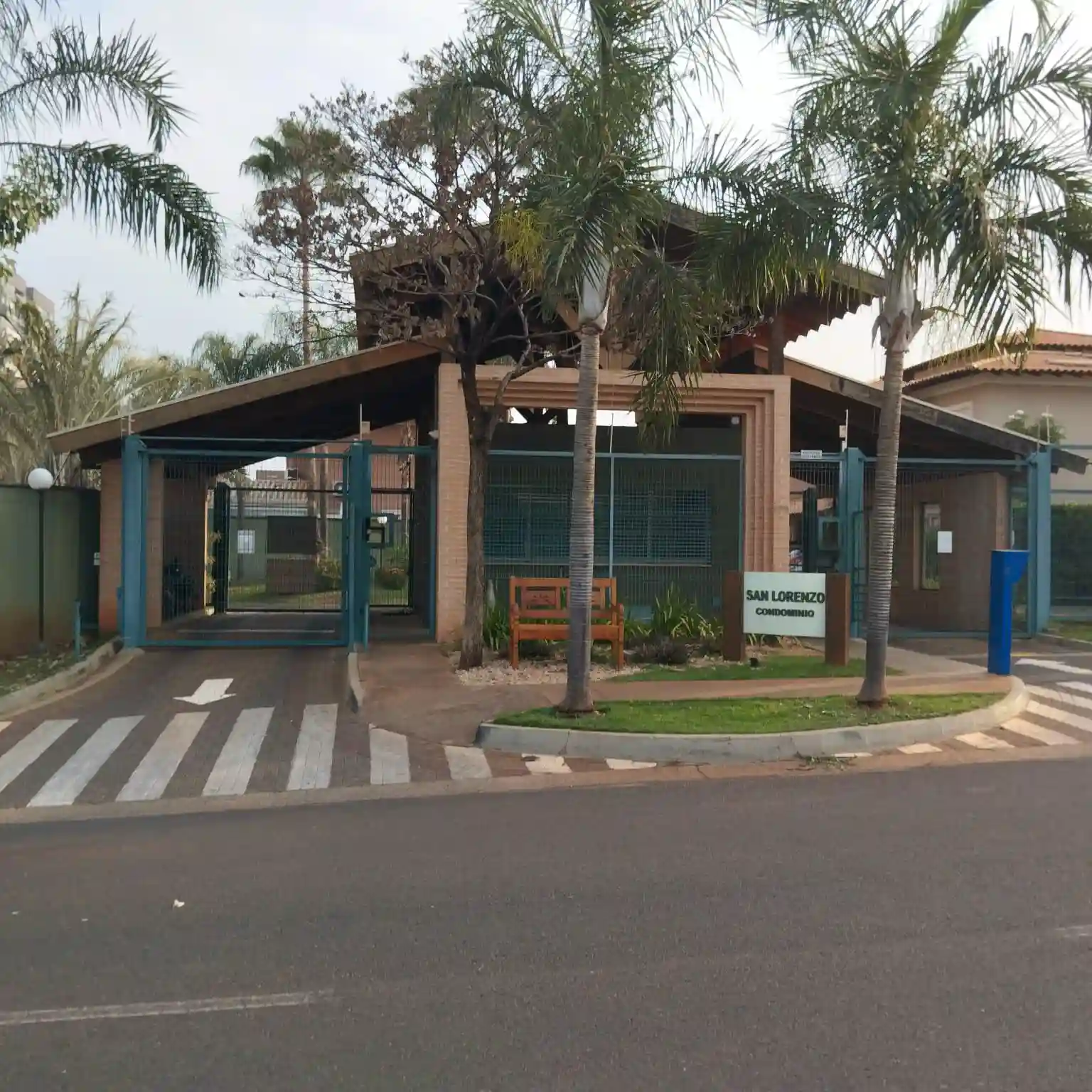 Casa de Condomínio com 3 quartos à venda, 200m² — foto 1 de 45