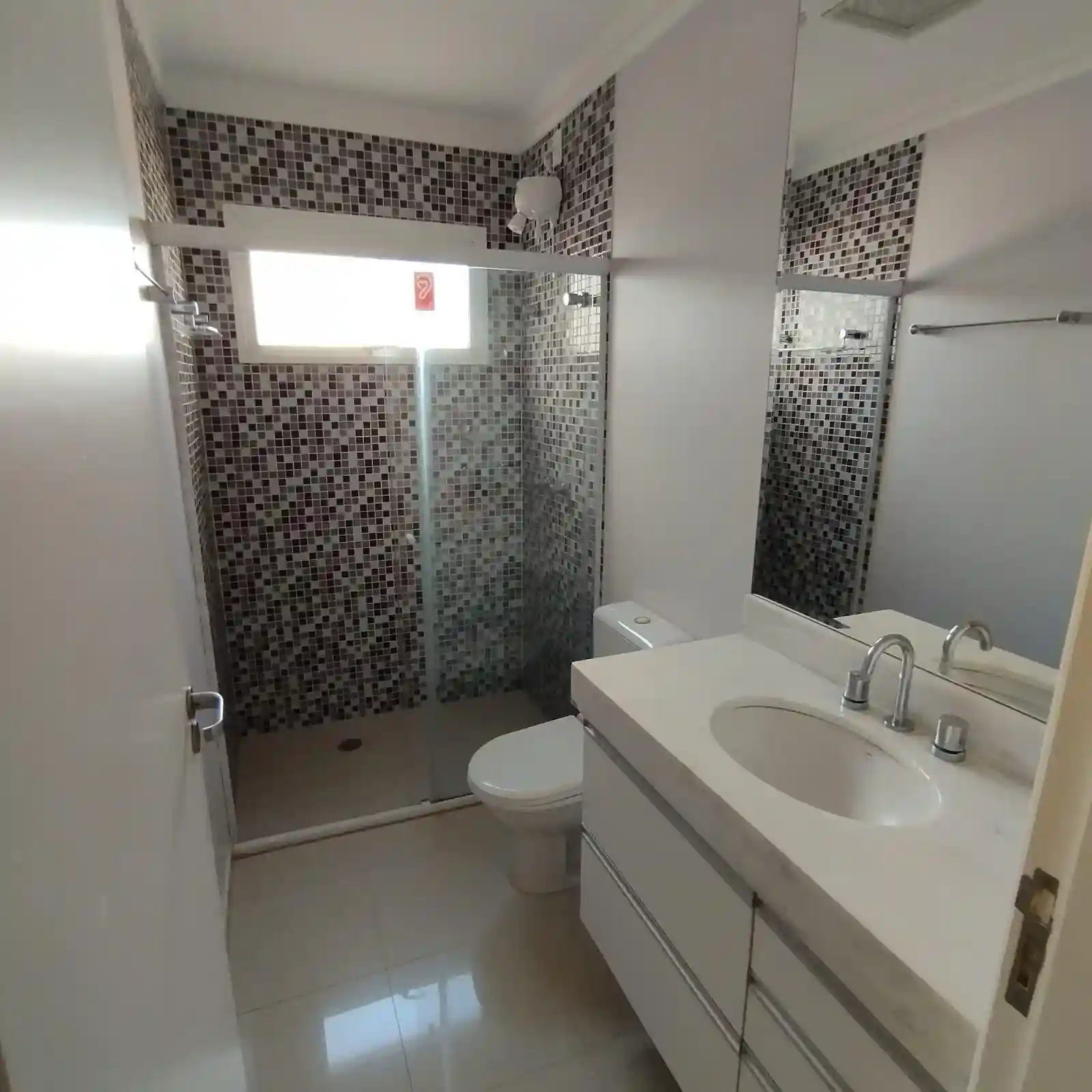 Casa de Condomínio com 3 quartos à venda, 200m² — foto 21 de 45