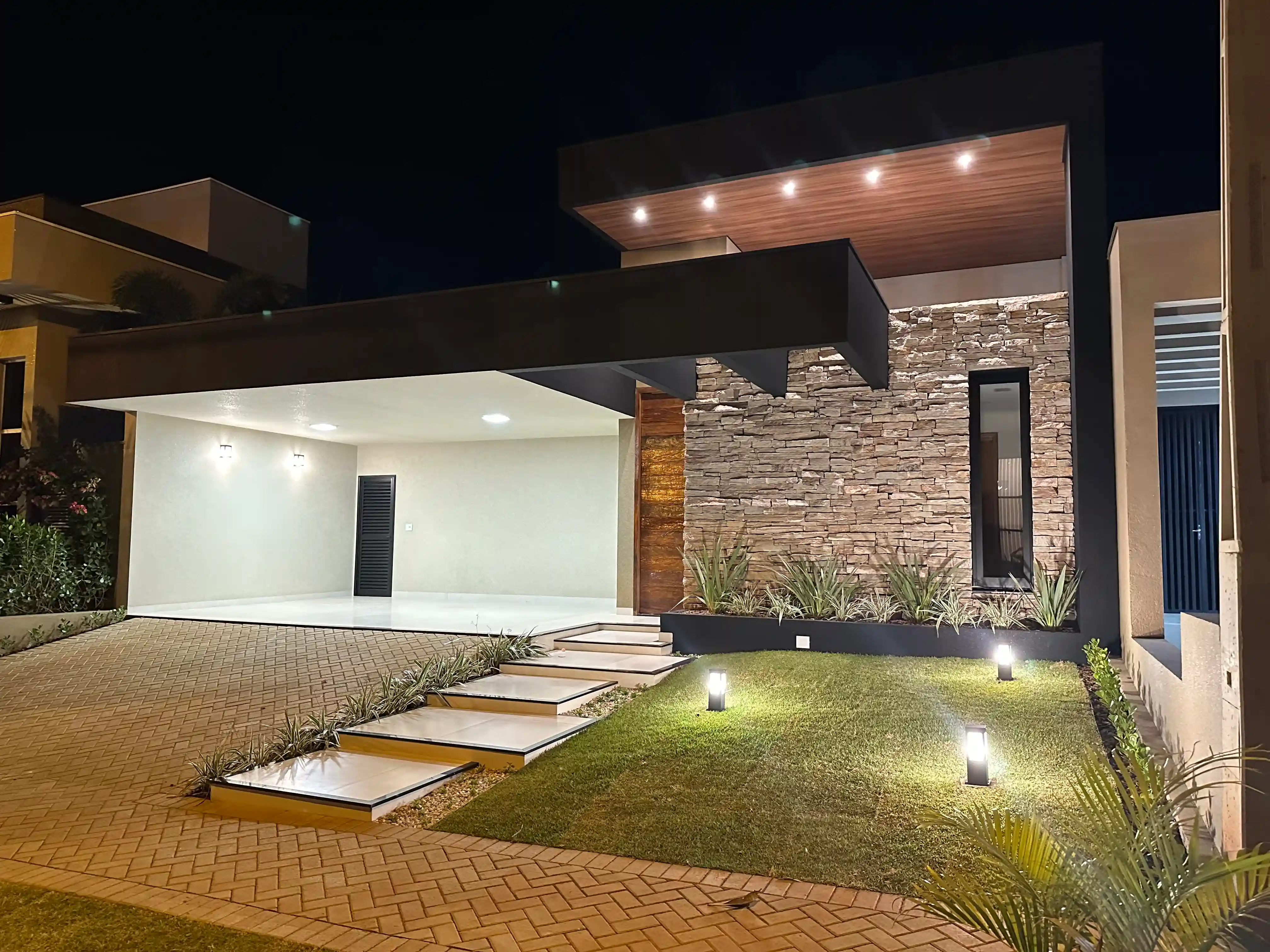Casa de Condomínio  à venda, 227m² — foto 1 de 11