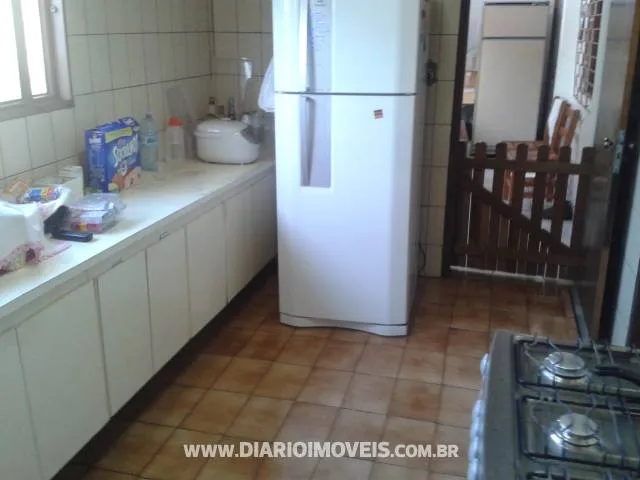 Casa à venda — foto 2 de 2
