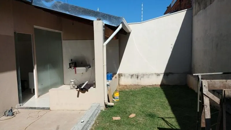 Casa à venda — foto 3 de 3