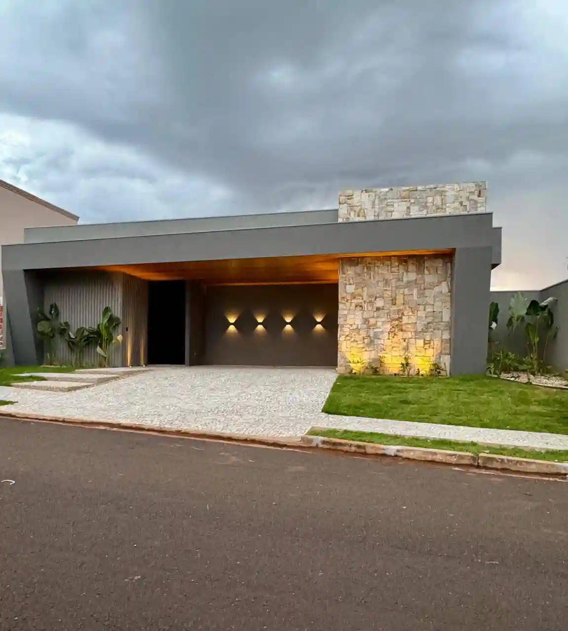 Casa de Condomínio com 3 quartos à venda, 266m² — foto 2 de 19