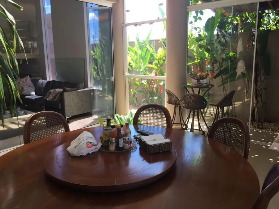 Casa de Condomínio à venda — foto 1 de 10
