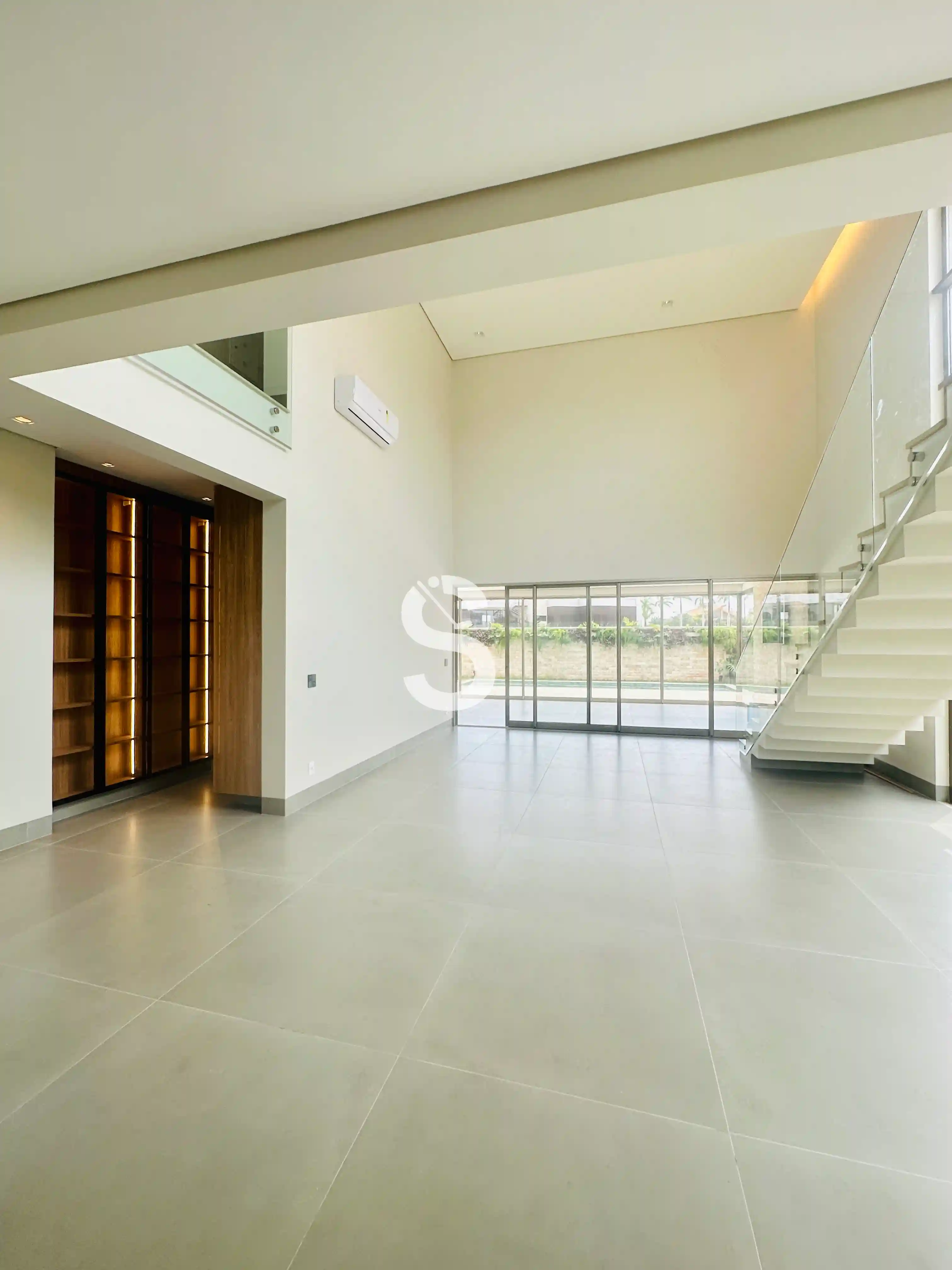 Casa de Condomínio com 4 quartos à venda, 430m² — foto 2 de 21