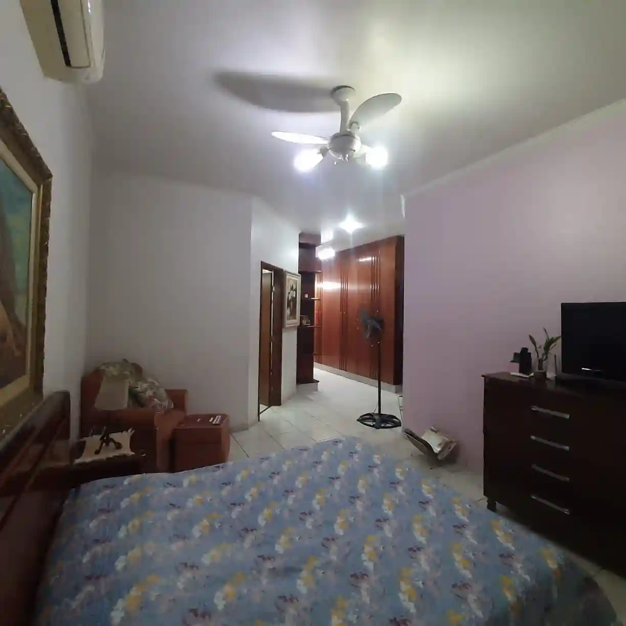 Casa com 4 quartos à venda, 200m² — foto 2 de 8
