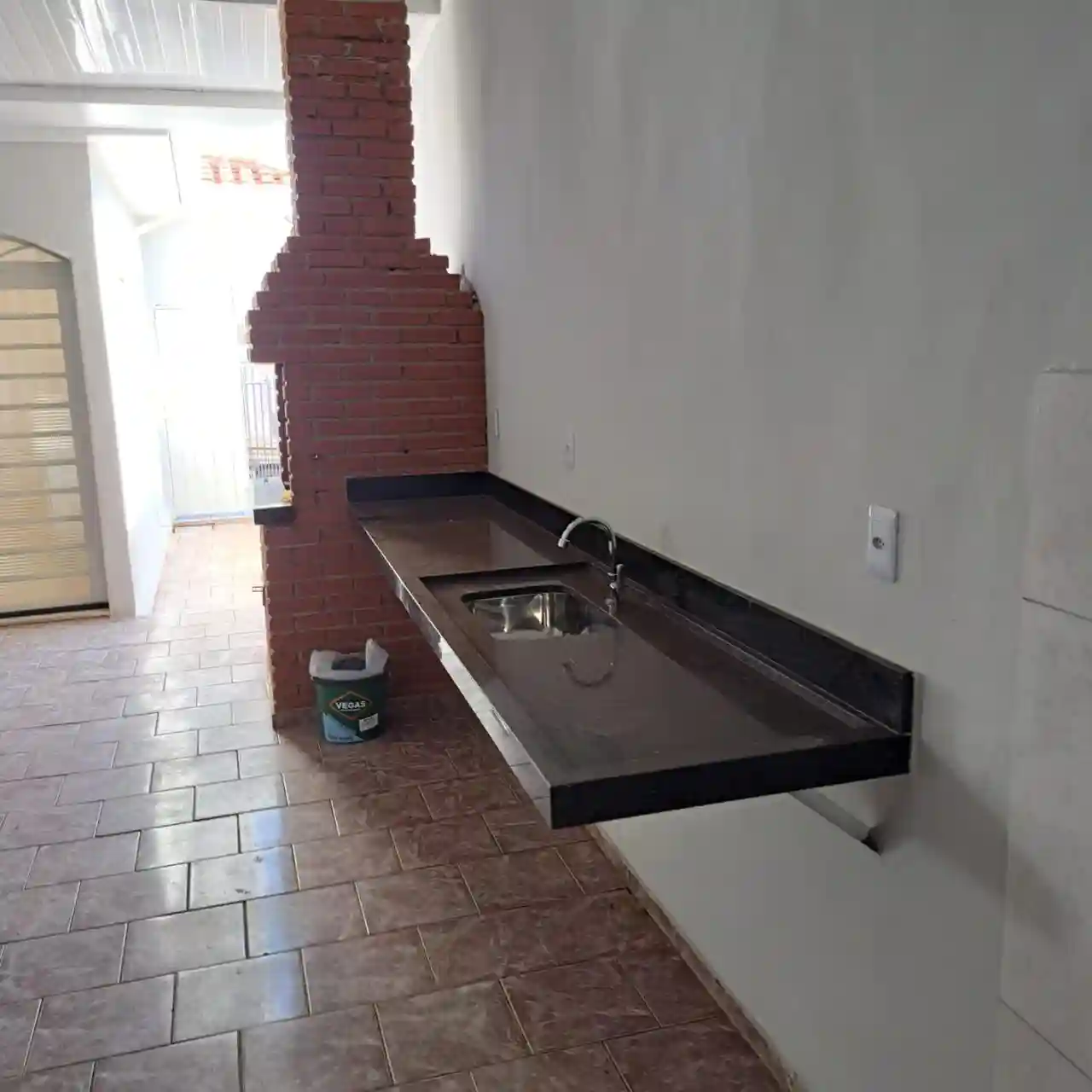 Casa com 2 quartos à venda, 200m² — foto 2 de 13