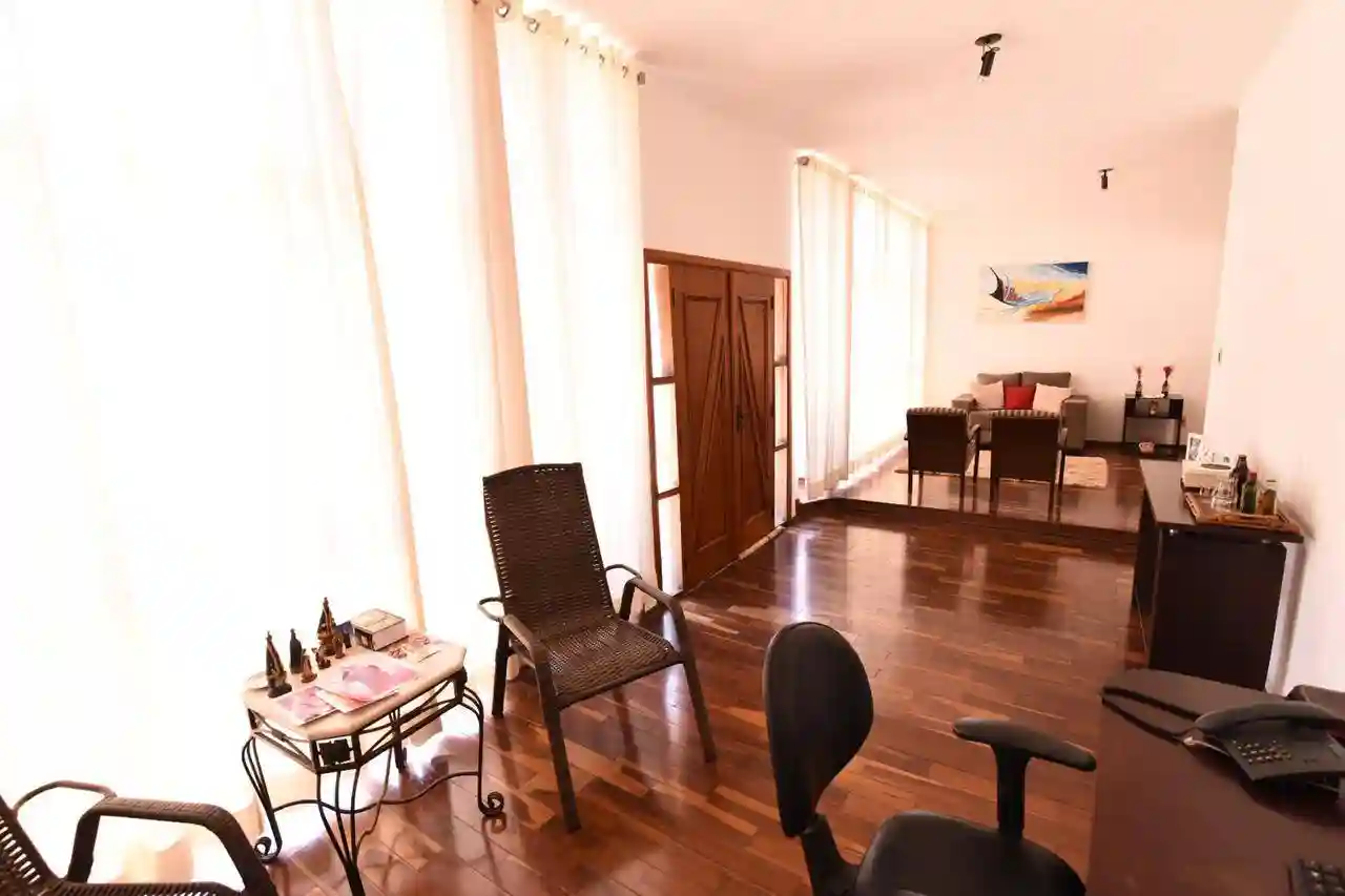 Sobrado com 4 quartos à venda, 360m² — foto 4 de 25