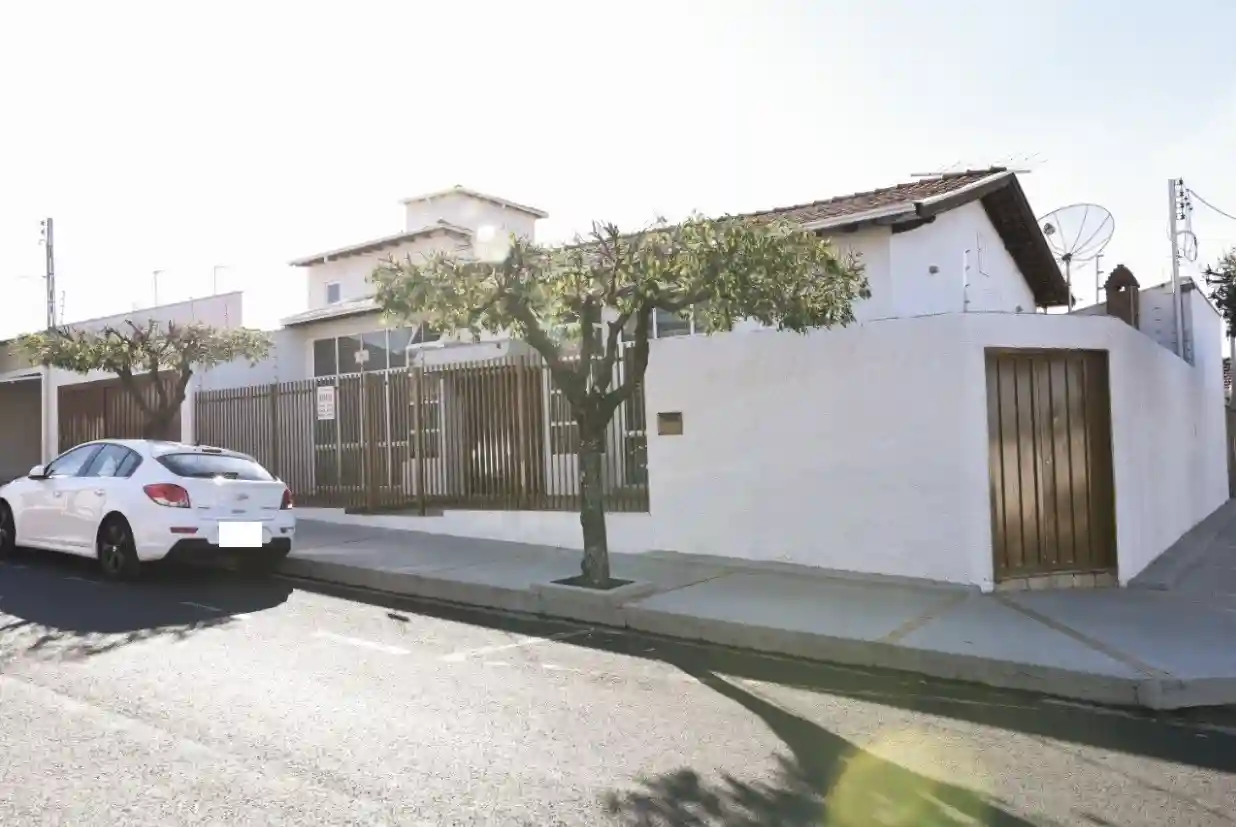 Sobrado com 4 quartos à venda, 360m² — foto 1 de 25