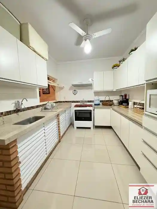 Casa com 3 quartos à venda, 172m² — foto 22 de 42