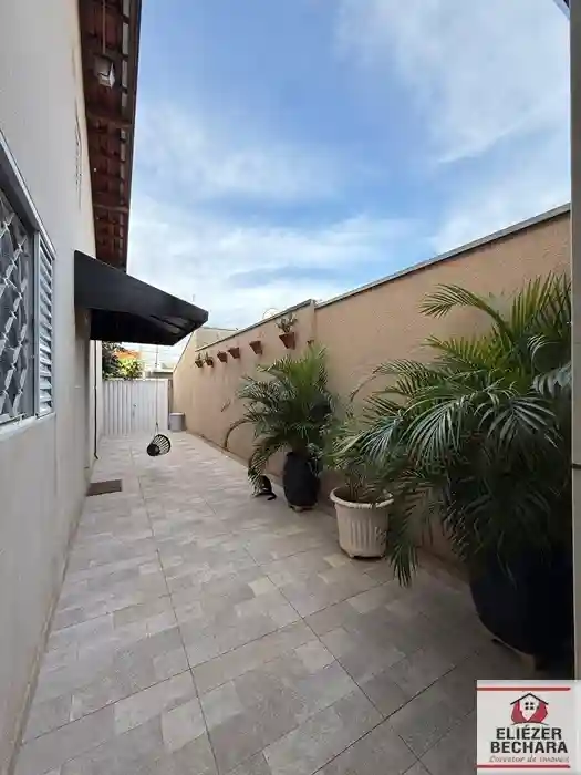 Casa com 3 quartos à venda, 172m² — foto 33 de 42