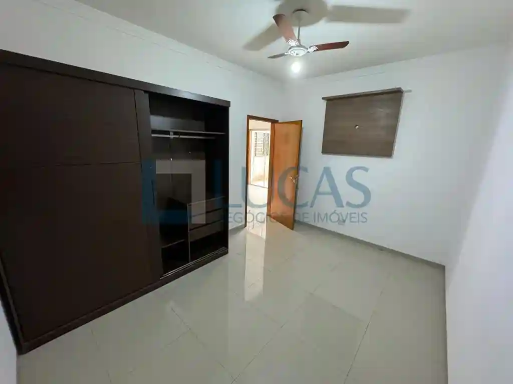 Casa com 3 quartos à venda, 160m² — foto 6 de 8