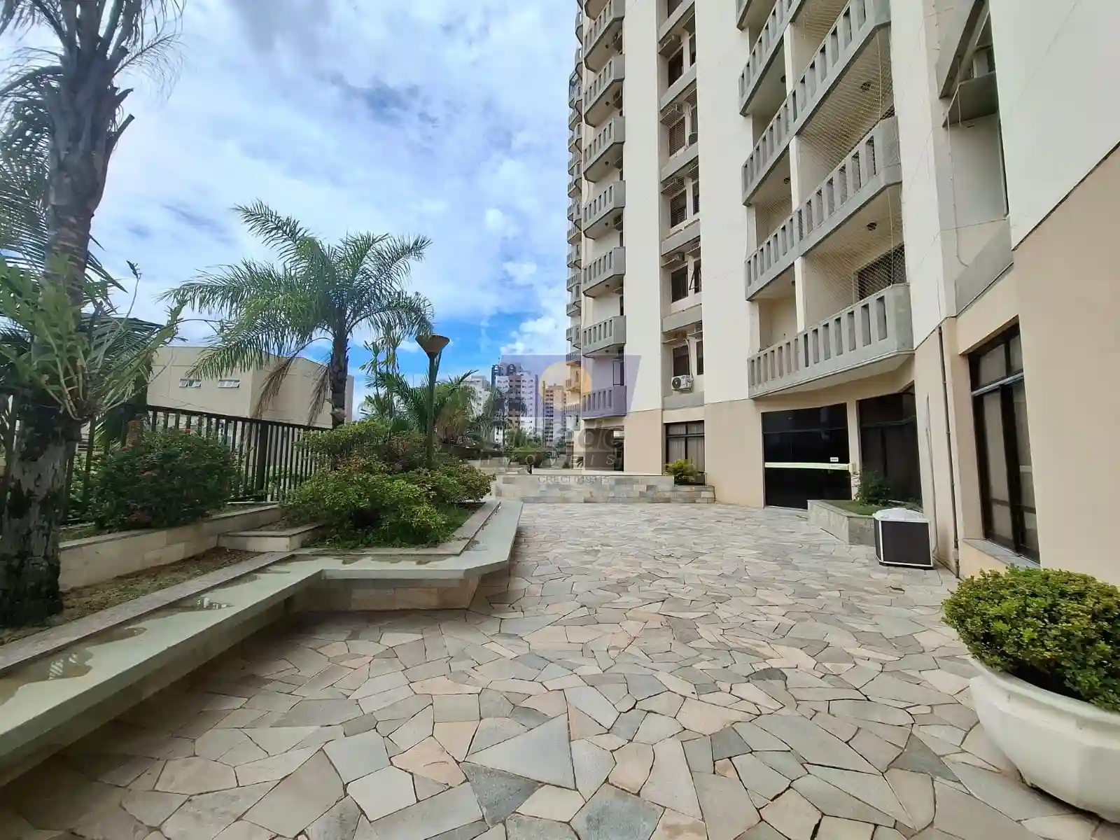 Apartamento com 3 quartos à venda, 150m² — foto 2 de 46