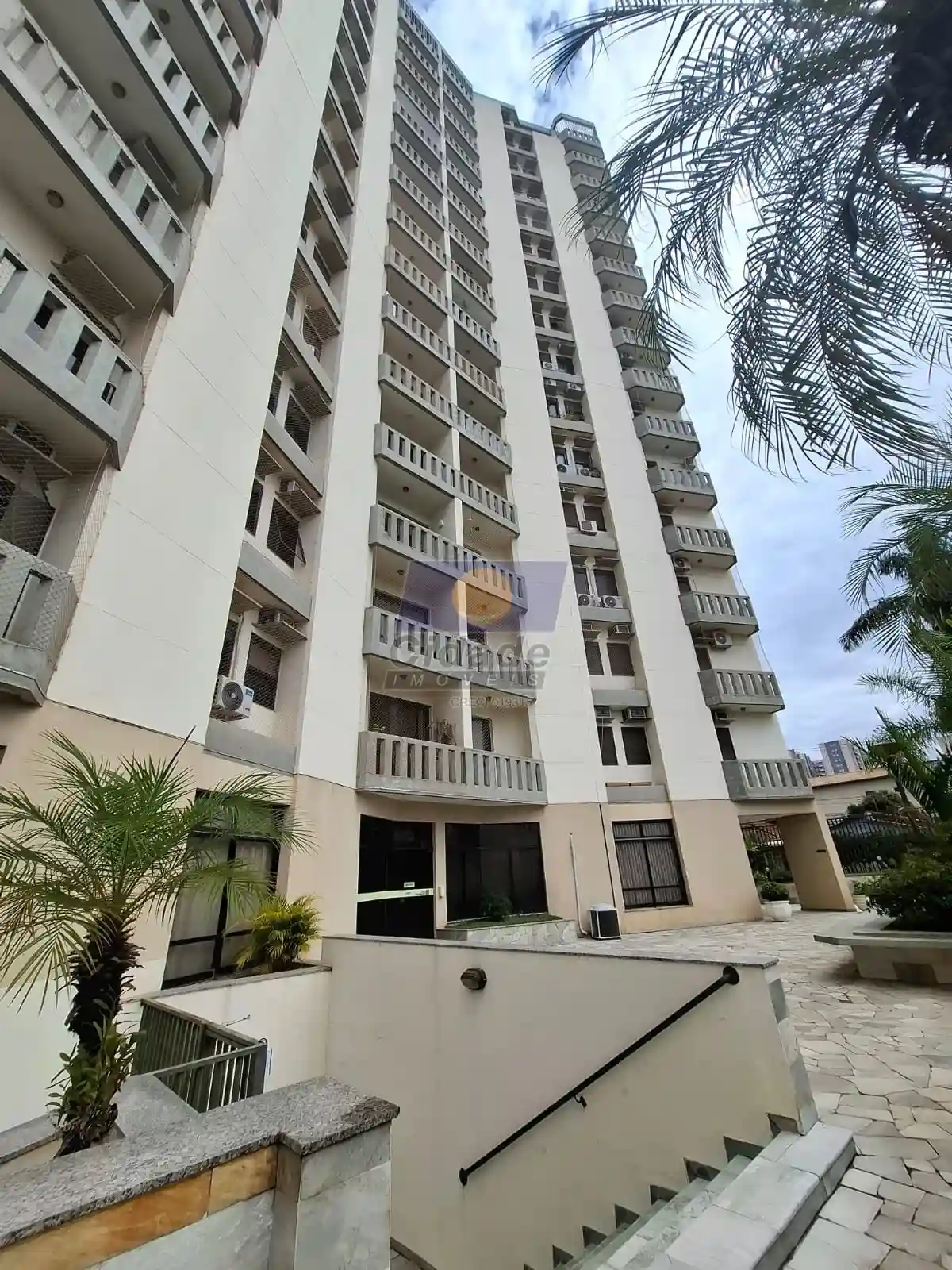 Apartamento com 3 quartos à venda, 150m² — foto 1 de 46