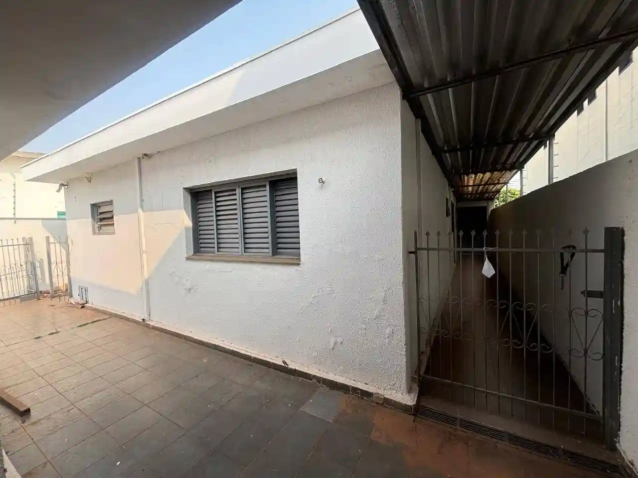Casa com 3 quartos à venda, 330m² — foto 1 de 21