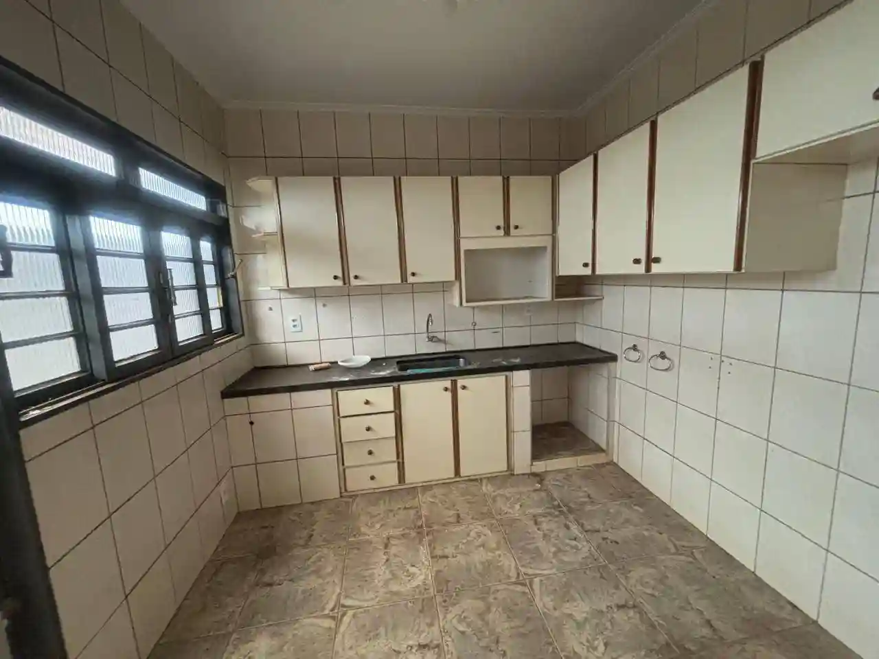 Casa com 3 quartos à venda, 330m² — foto 13 de 21