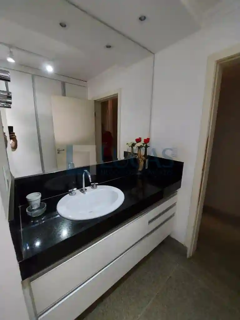 Casa de Condomínio com 3 quartos à venda, 361m² — foto 11 de 11