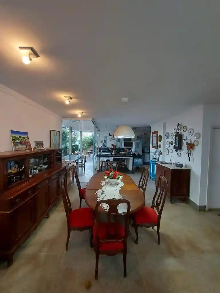 Casa de Condomínio com 3 quartos à venda, 361m² — foto 1 de 11