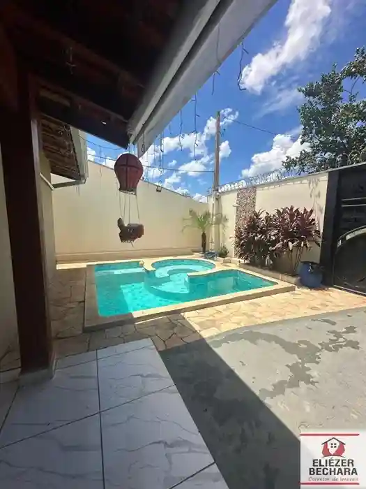 Casa com 3 quartos à venda, 137m² — foto 1 de 22