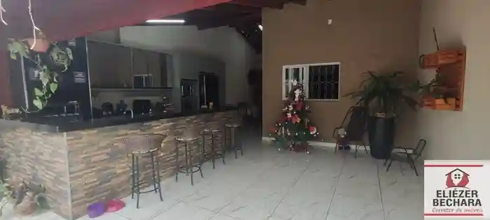 Casa com 3 quartos à venda, 137m² — foto 3 de 22