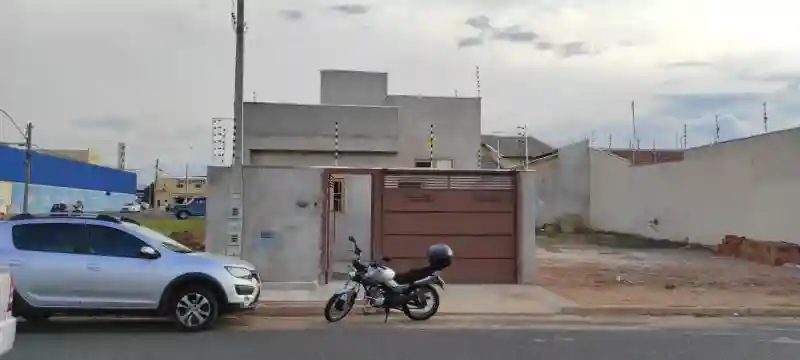 Casa à venda — foto 1 de 11