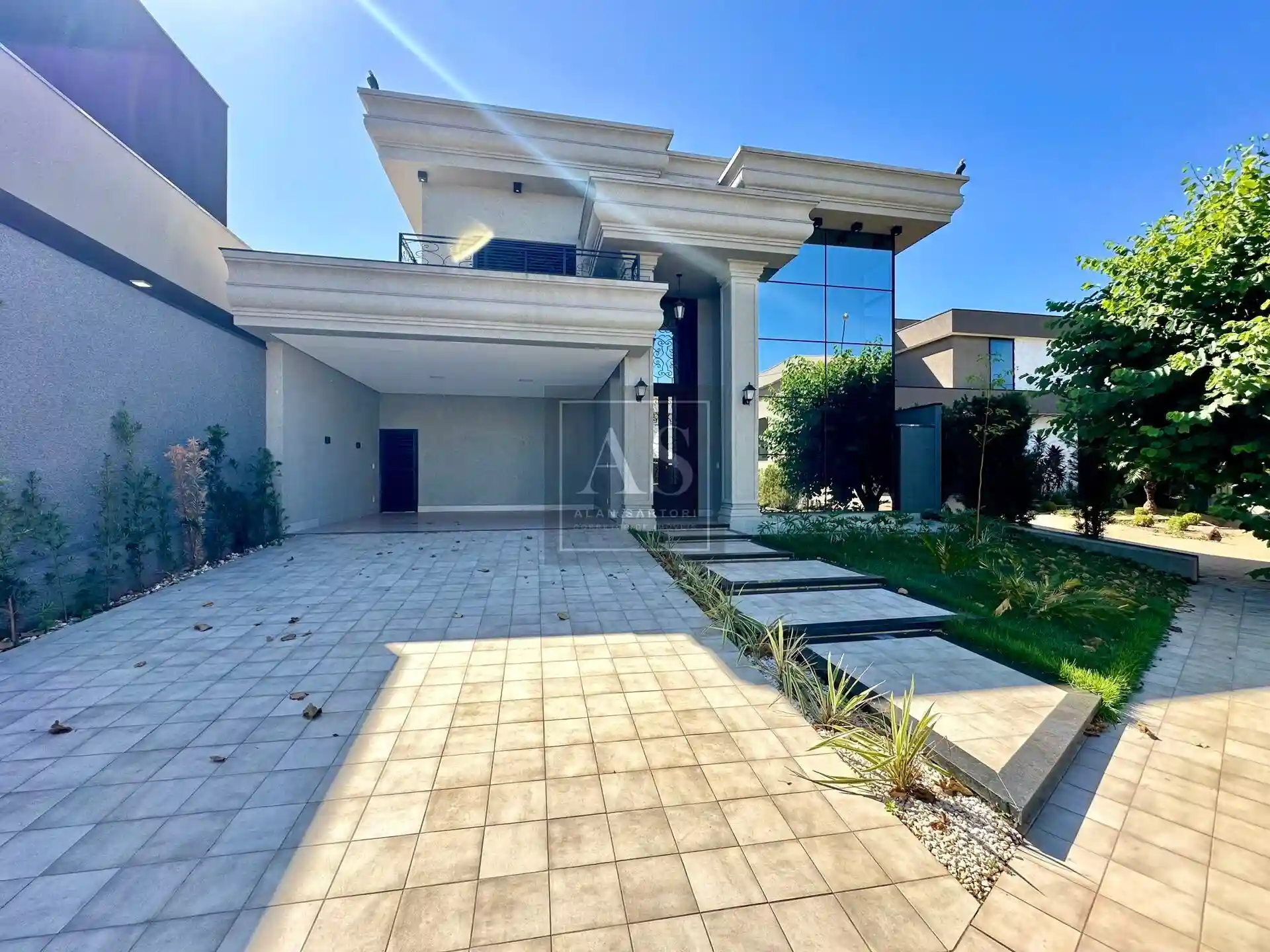 Casa de Condomínio com 3 quartos à venda, 289m² — foto 2 de 17