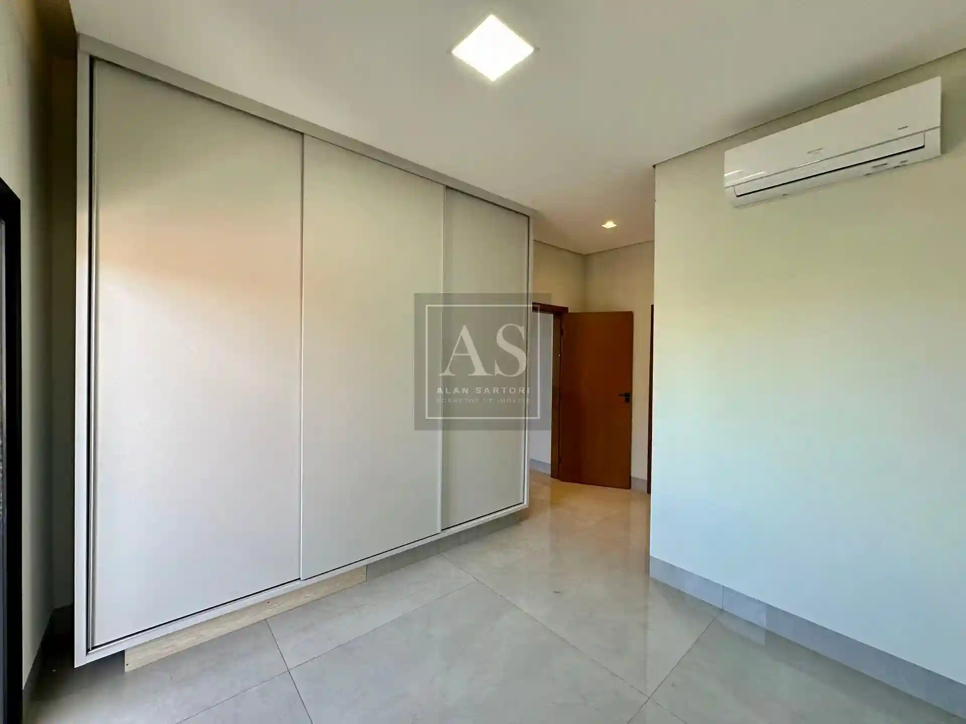 Casa de Condomínio com 3 quartos à venda, 289m² — foto 16 de 17