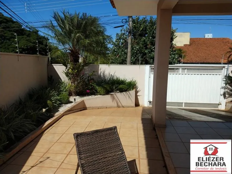 Casa à venda — foto 1 de 8