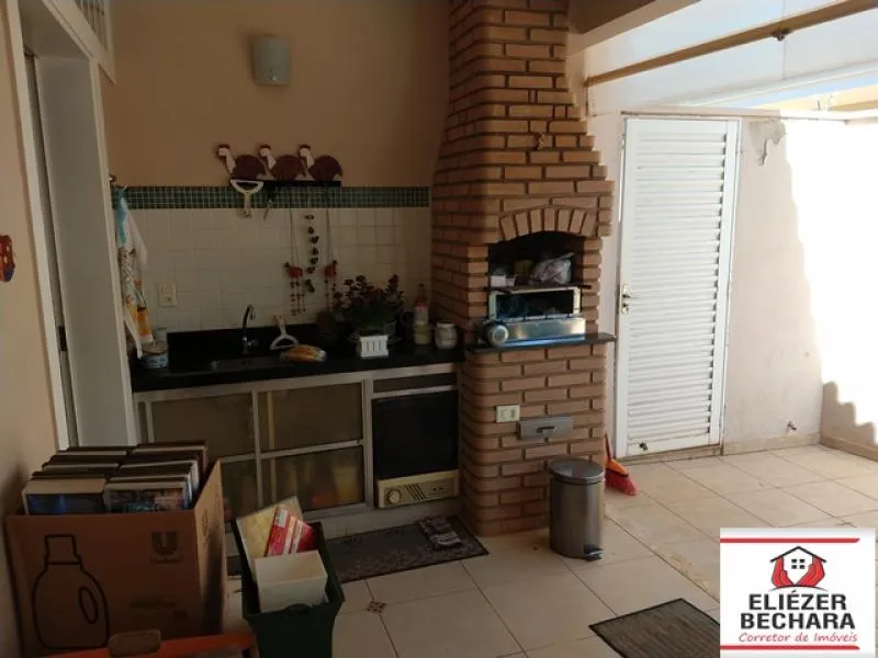 Casa à venda — foto 5 de 8