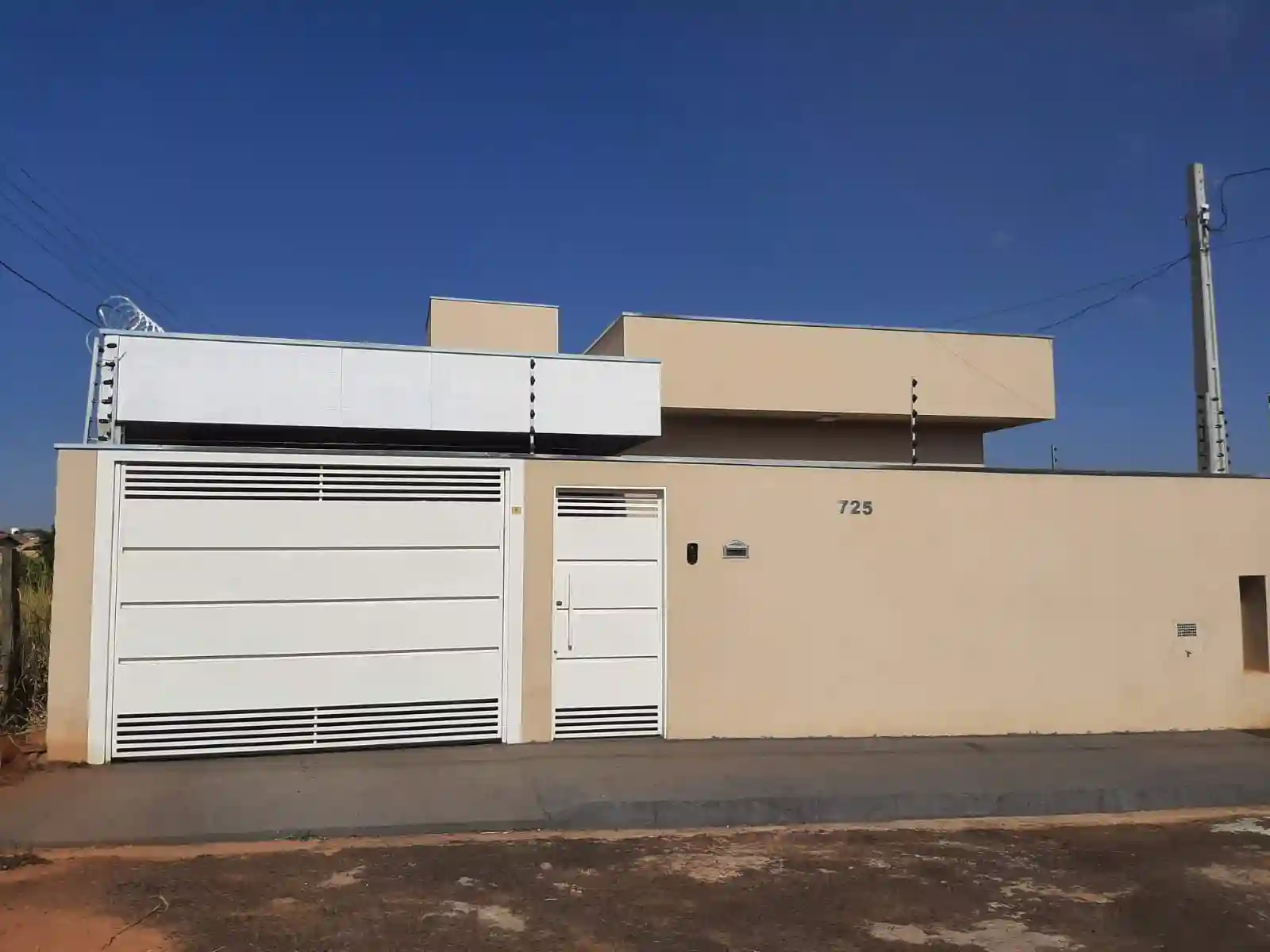 Casa com 1 quarto à venda, 255m² — foto 1 de 16