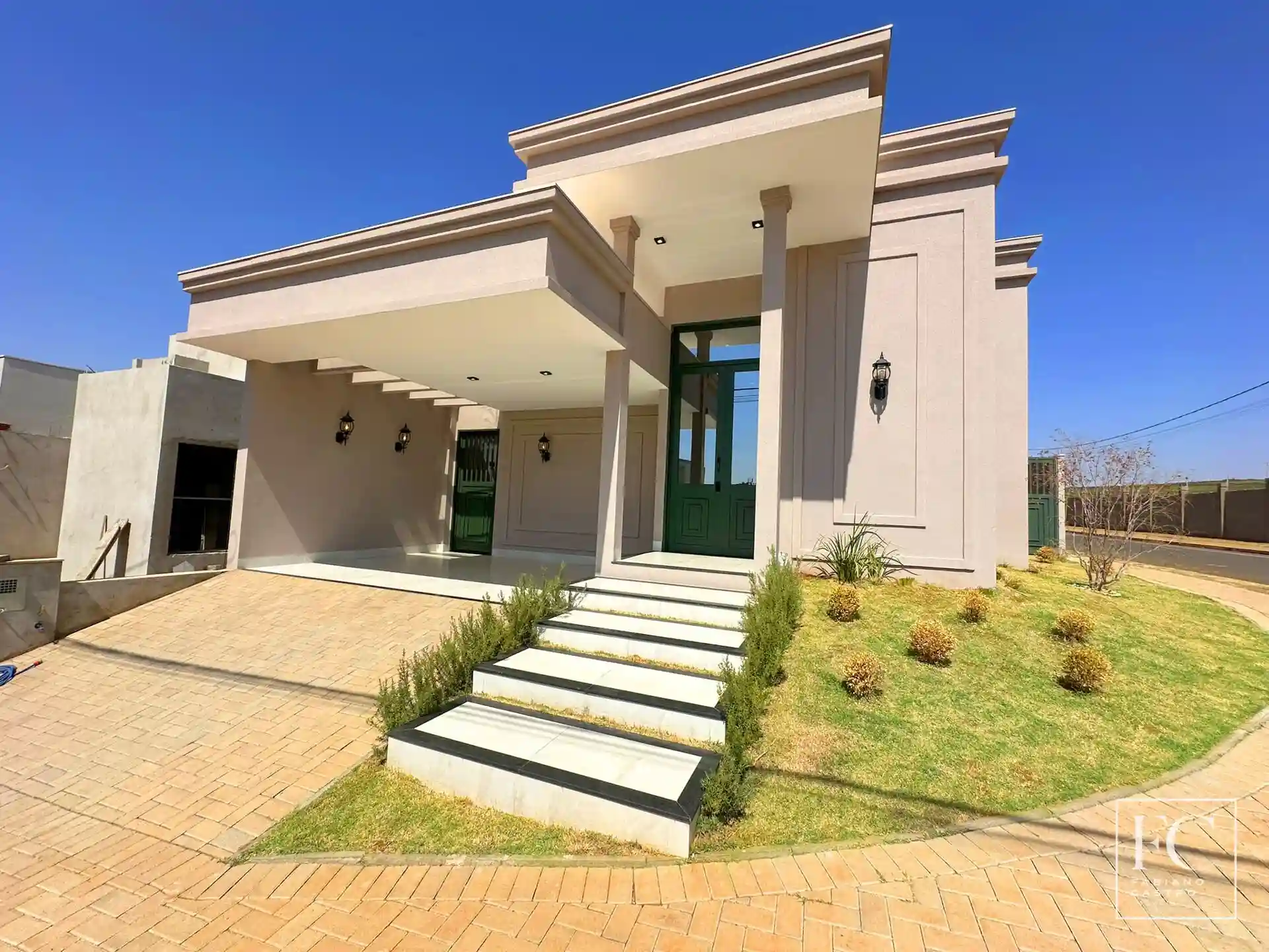Casa de Condomínio com 3 quartos à venda, 156m² — foto 2 de 28