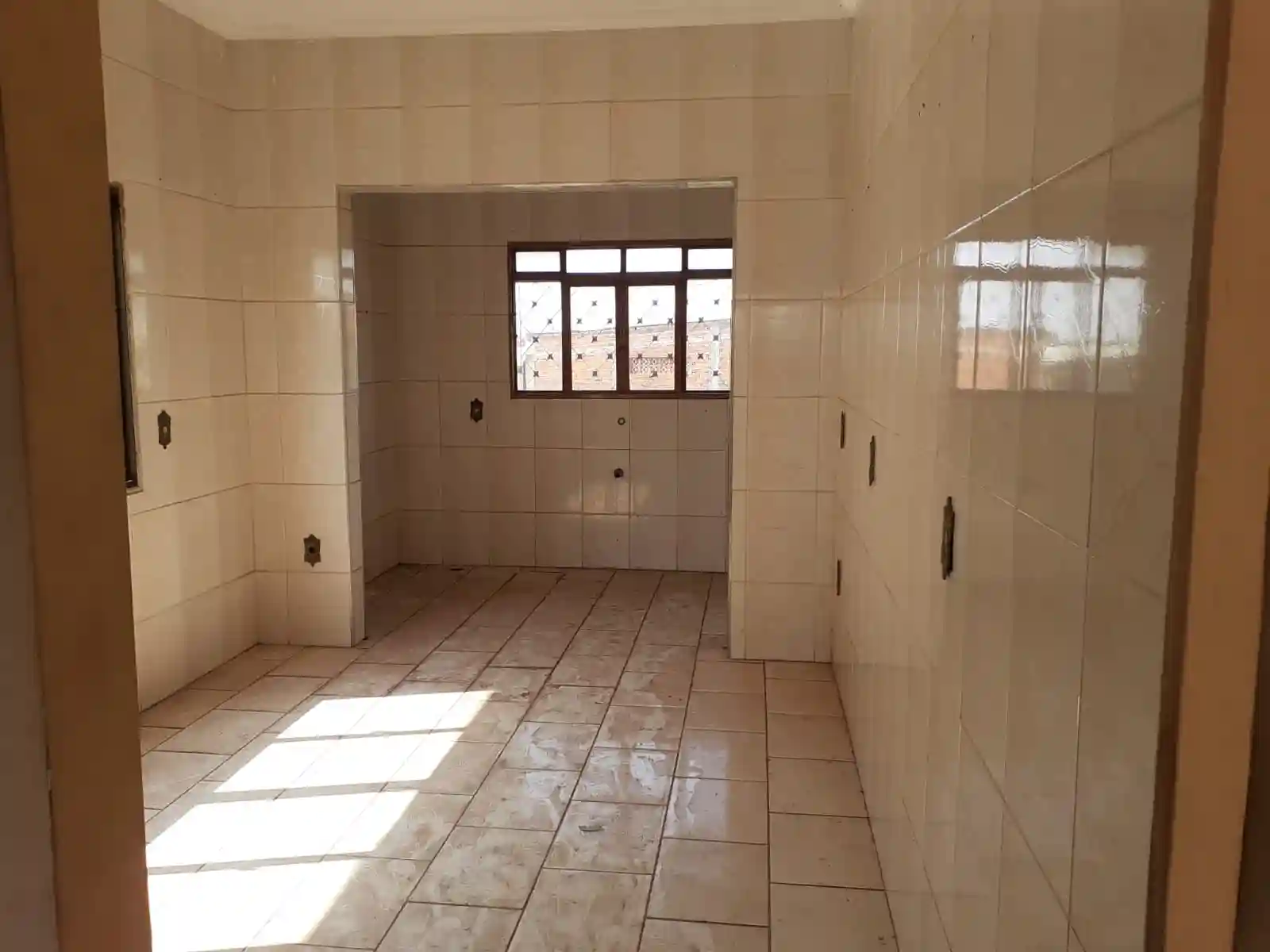 Loja / Salão / Ponto Comercial à venda — foto 7 de 10