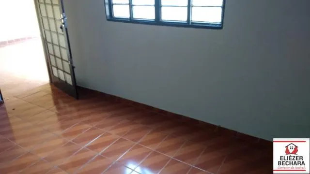 Casa à venda — foto 1 de 3