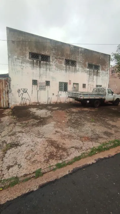 Loja / Salão / Ponto Comercial à venda, 450m² — foto 2 de 4