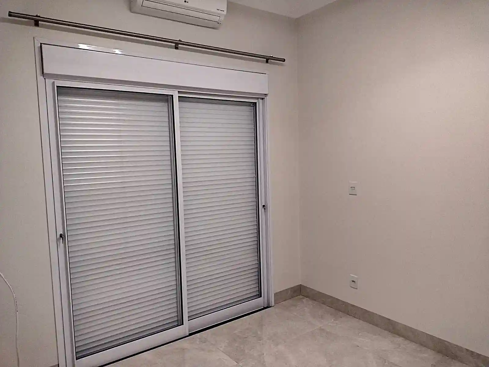 Casa de Condomínio com 3 quartos à venda, 200m² — foto 4 de 18