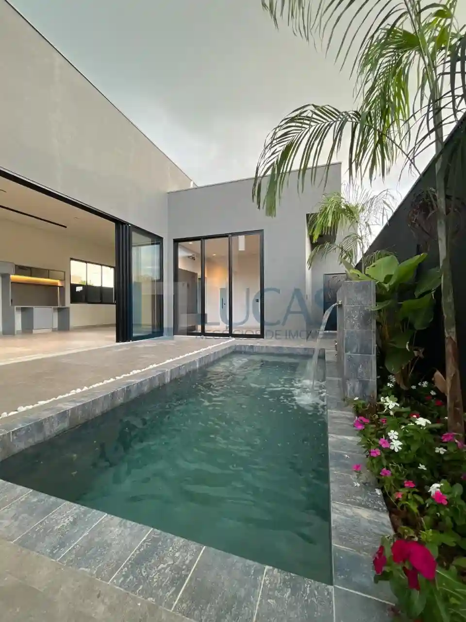 Casa de Condomínio com 3 quartos à venda, 223m² — foto 4 de 20