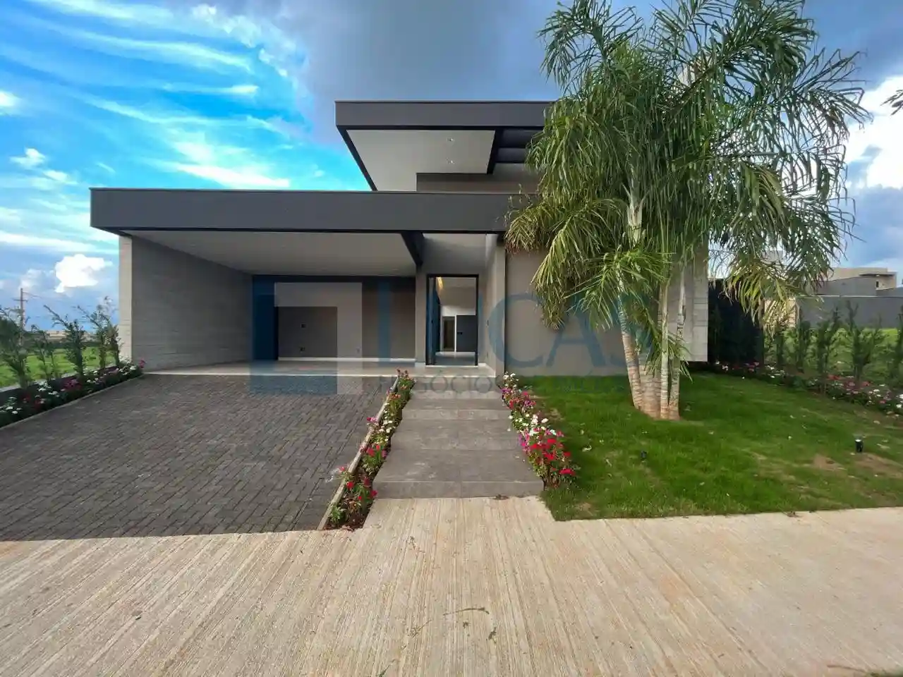 Casa de Condomínio com 3 quartos à venda, 223m² — foto 1 de 20