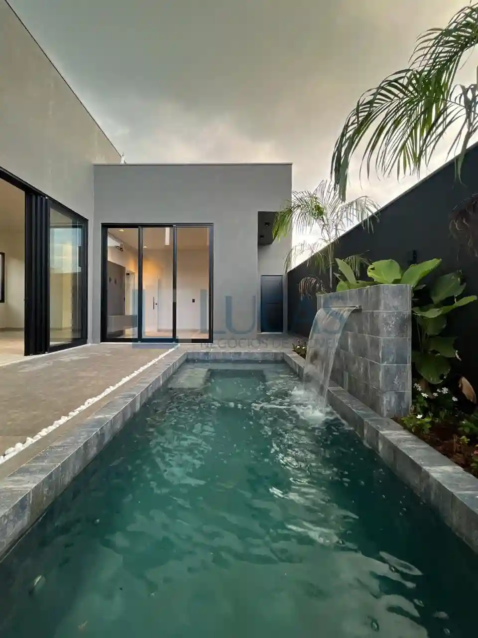 Casa de Condomínio com 3 quartos à venda, 223m² — foto 3 de 20