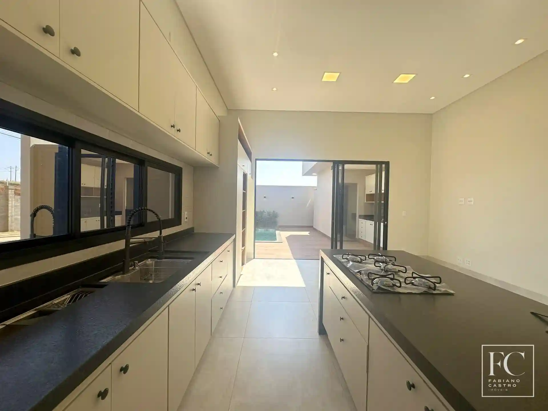 Casa de Condomínio com 3 quartos à venda, 156m² — foto 7 de 28