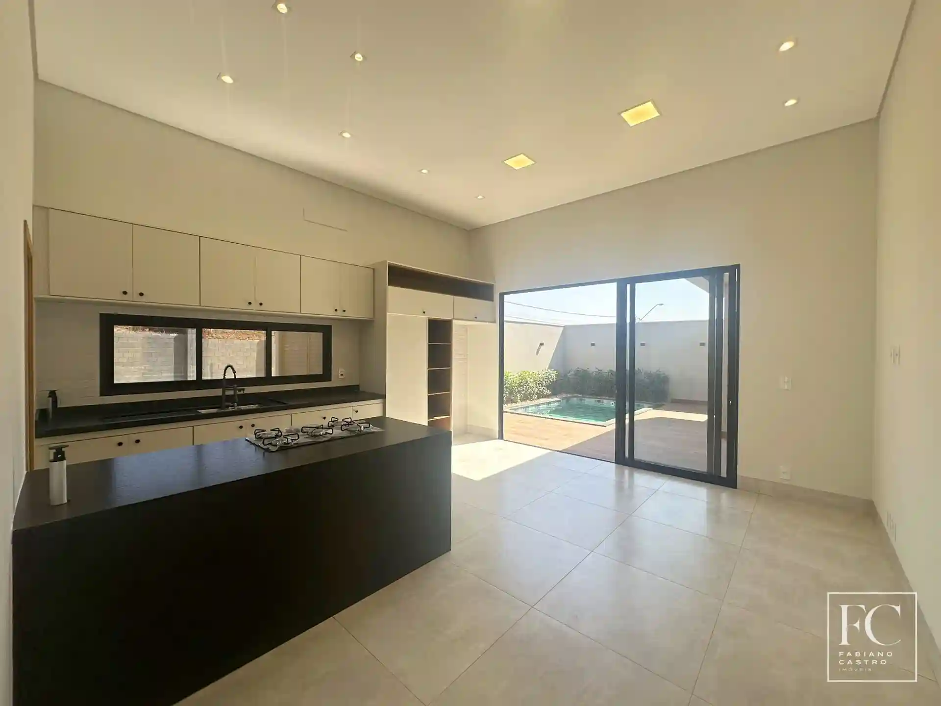 Casa de Condomínio com 3 quartos à venda, 156m² — foto 8 de 28