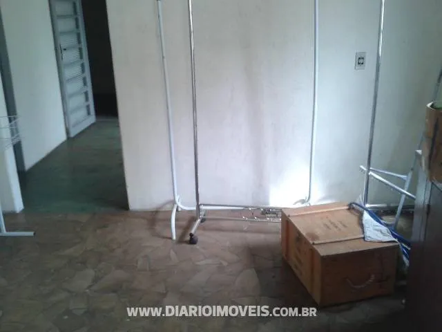 Casa à venda — foto 1 de 3