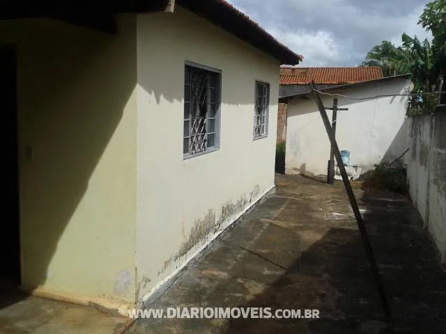 Casa à venda — foto 2 de 3
