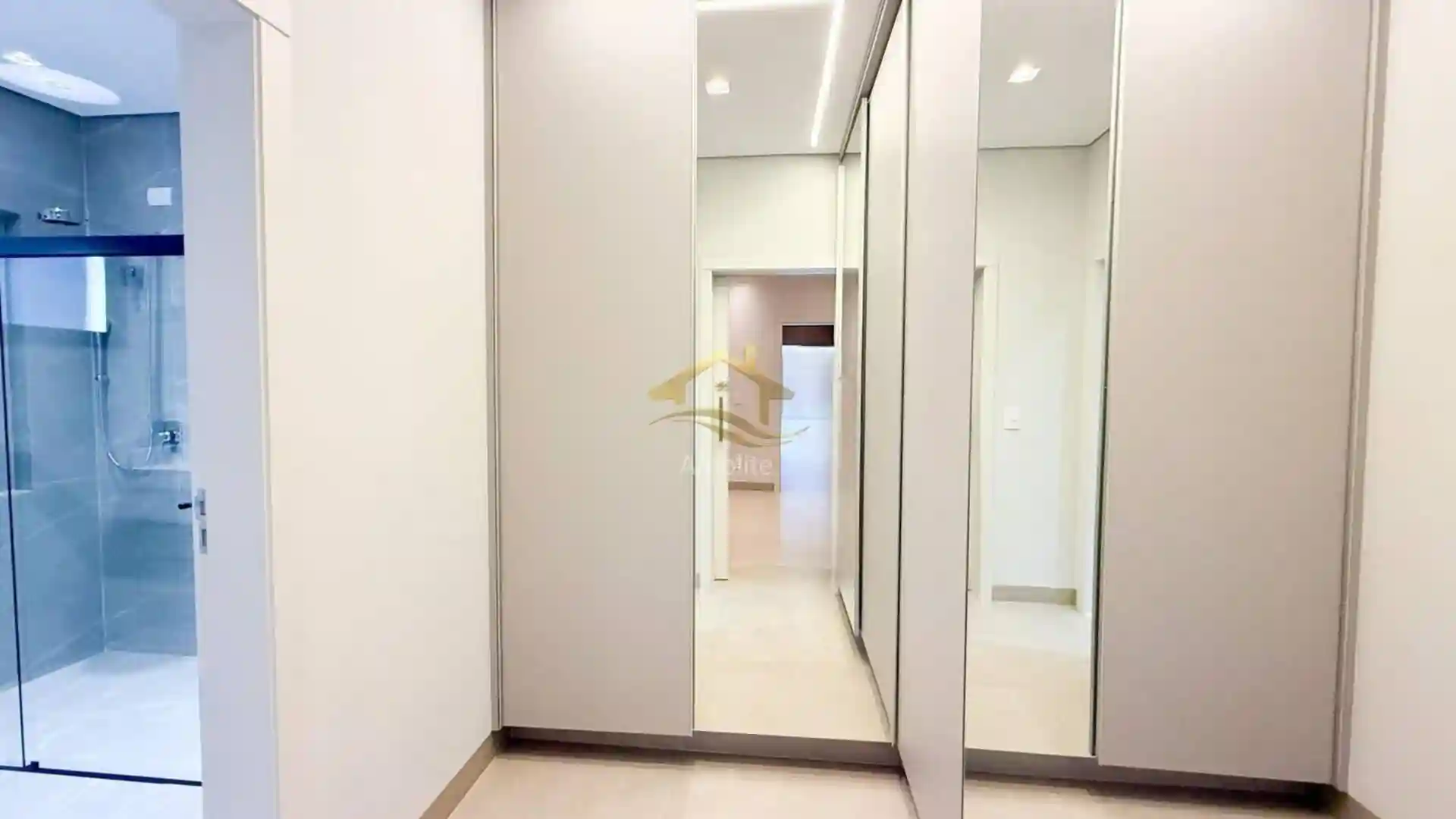 Casa de Condomínio com 4 quartos à venda, 247m² — foto 9 de 32