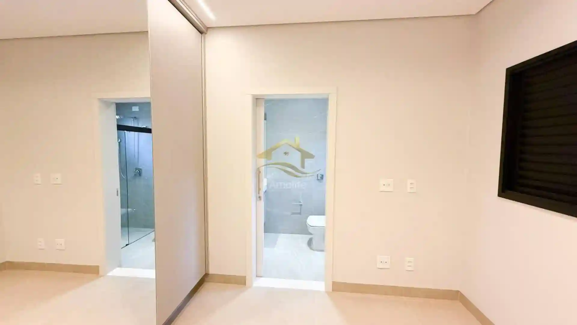 Casa de Condomínio com 4 quartos à venda, 247m² — foto 18 de 32