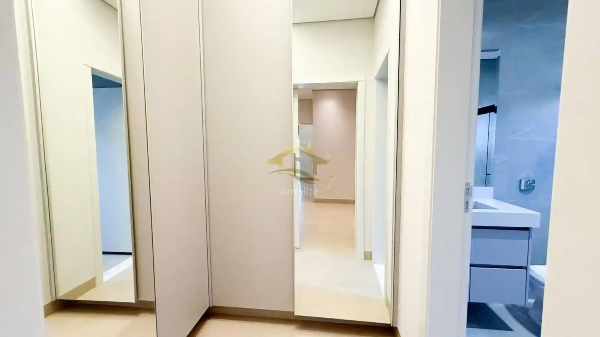 Casa de Condomínio com 4 quartos à venda, 247m² — foto 11 de 32
