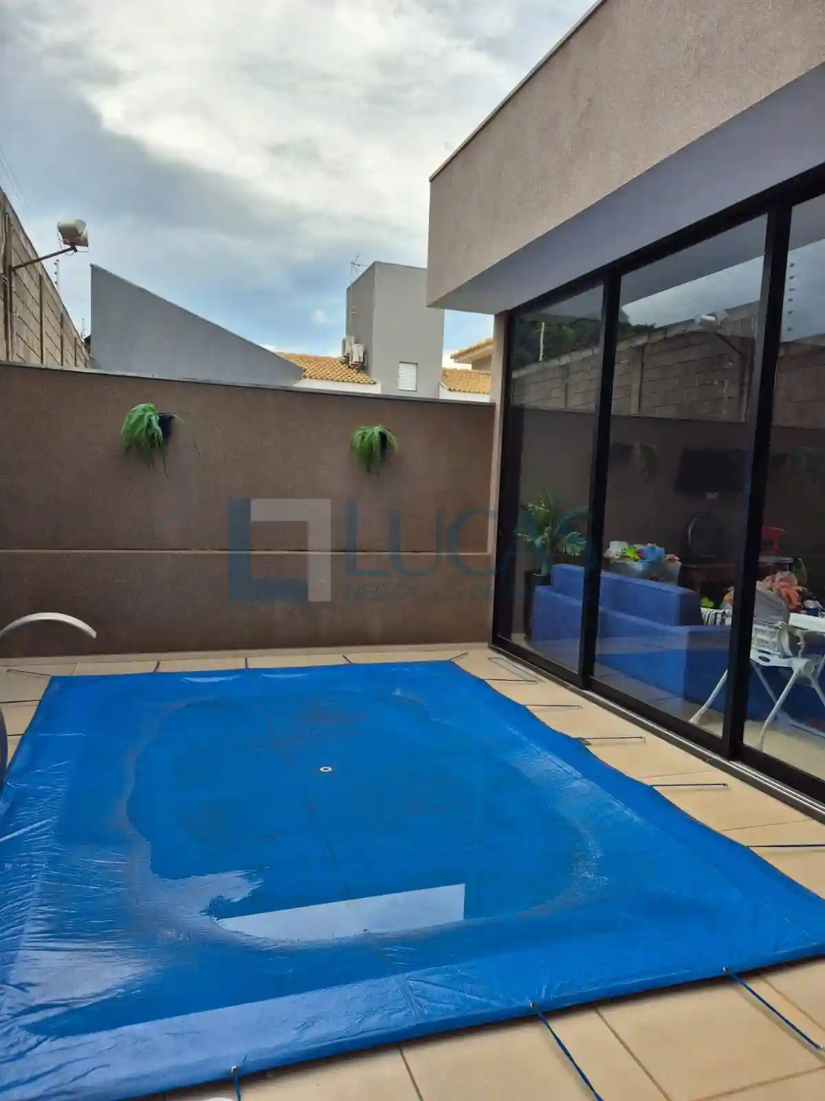 Casa de Condomínio com 3 quartos à venda, 220m² — foto 9 de 16
