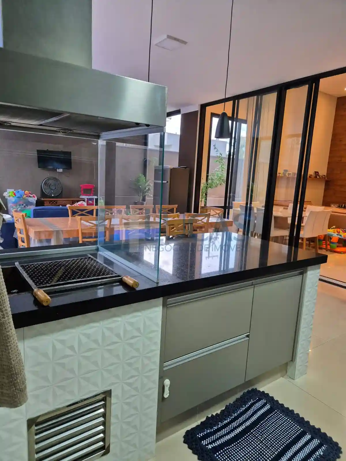 Casa de Condomínio com 3 quartos à venda, 220m² — foto 8 de 16