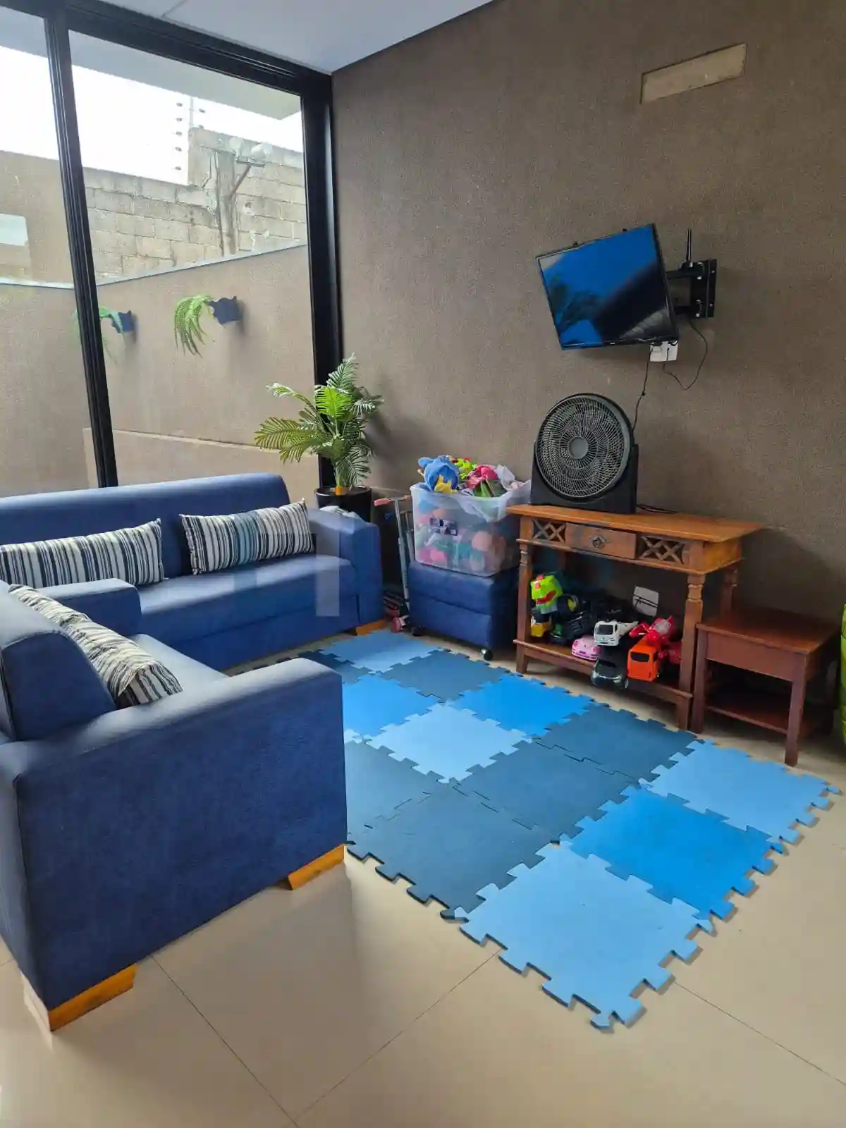 Casa de Condomínio com 3 quartos à venda, 220m² — foto 3 de 16