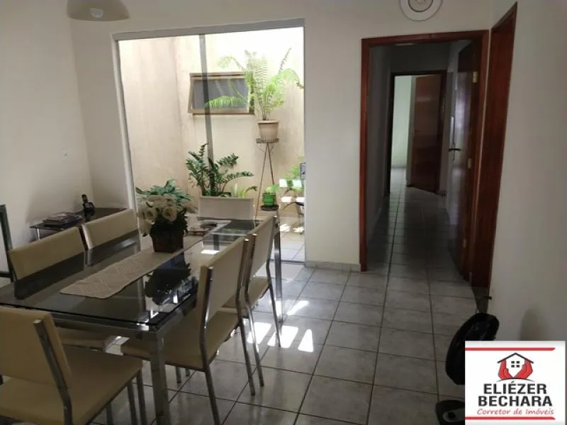 Casa à venda — foto 3 de 4