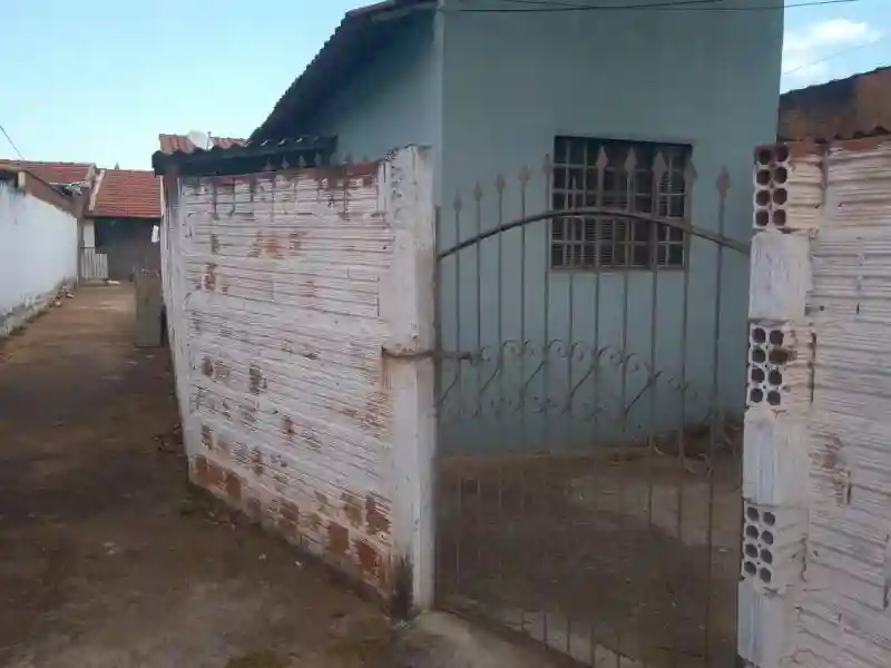 Casa à venda — foto 3 de 3